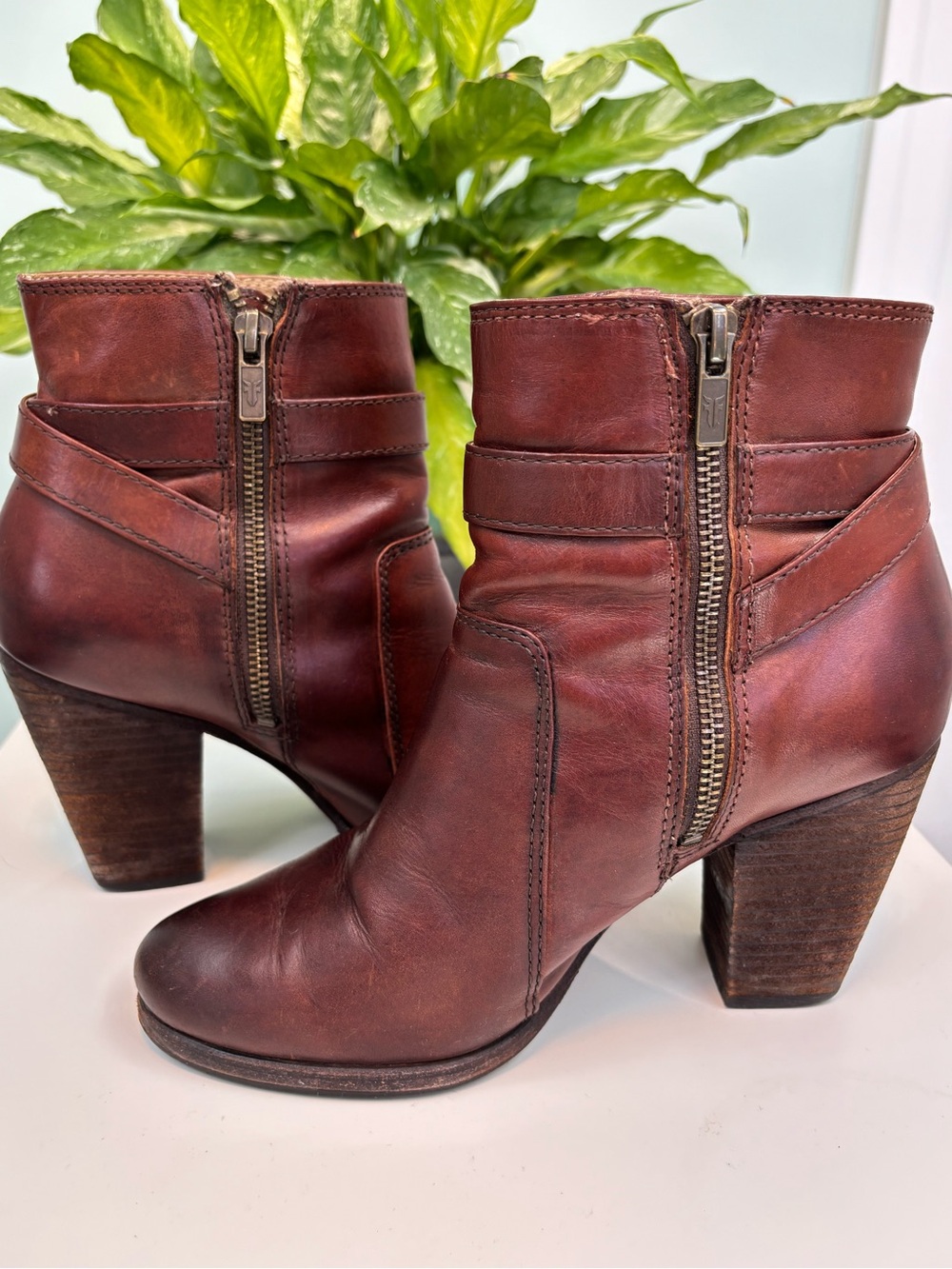 Frye Patty Redwood Leather Ankle Boots | Size 7.5M - Picture 2 of 16